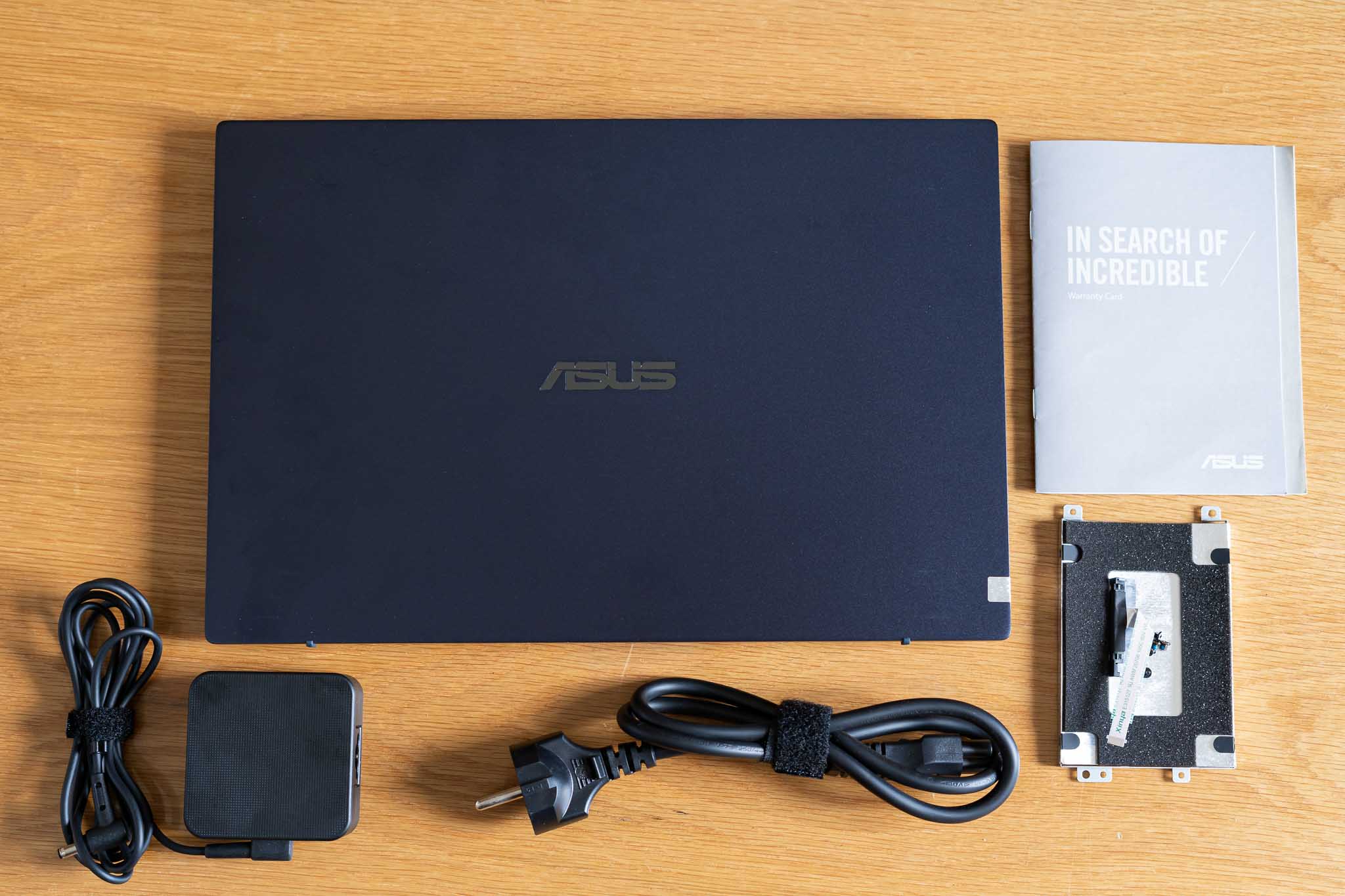 Trọn bộ ASUS ExpertBook B1