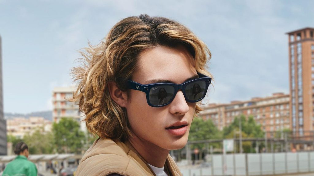 Ray-Ban Stories: Kính thông minh đầu tiên của Facebook ra mắt thị trường